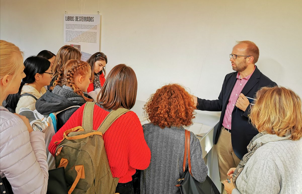 Expo #LibrosDesterrados #DíaDeLasBibliotecas Visita guiada F. Larraz y alumnas del Máster en Investigación en Literatura Anglófona e Hispánica Contemporánea <a href="/UAHes/">Universidad Alcalá</a>
 
#LibrosDesterrados #80AniversarioExilio

#ArchivosDelMovimientoObrero #TesorosDeBibliotecas