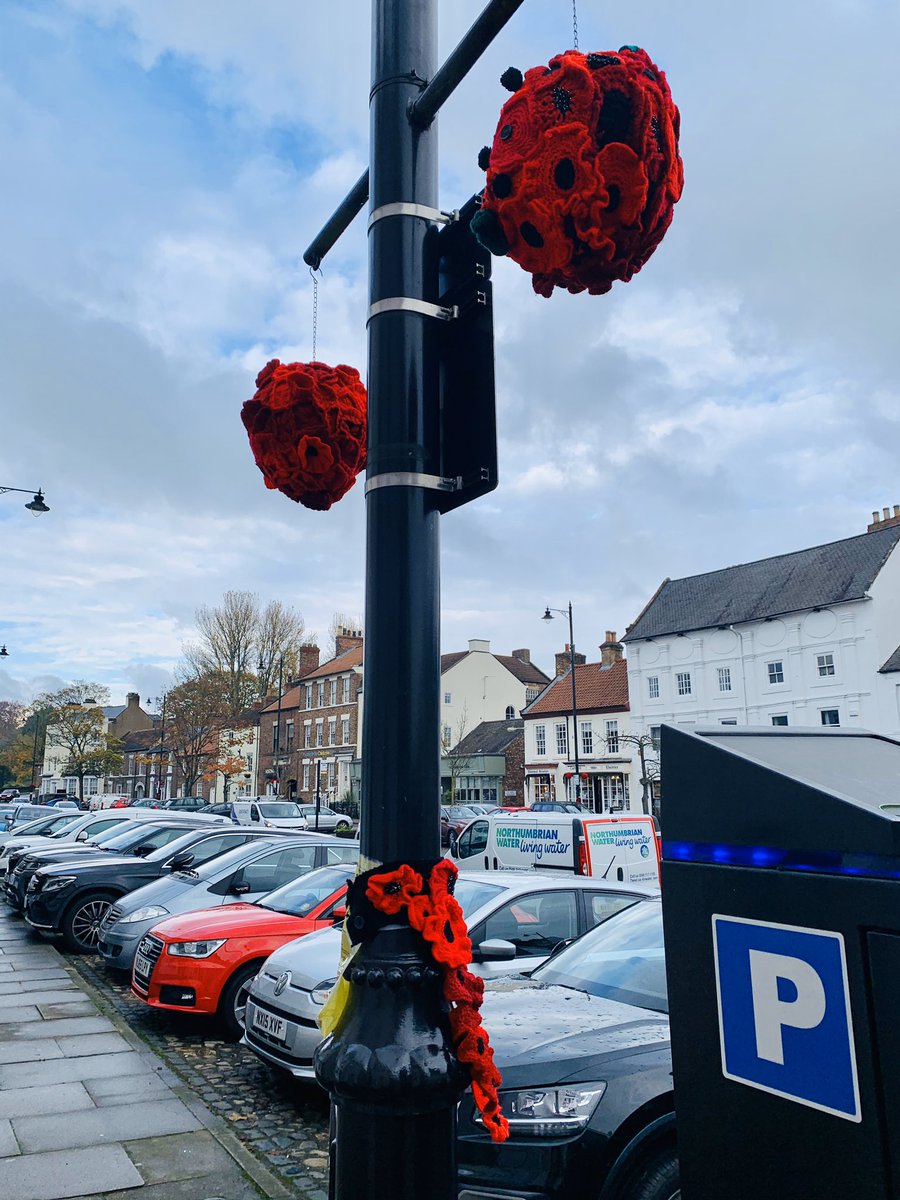 Wow! Someone’s been busy 😊 #Yarm #Yarnbombing #poppy #RemembranceDay
