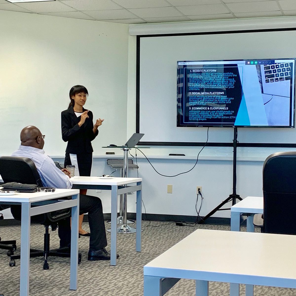 Axtegrity's tweet image. Last Saturday’s E-Breakfast had an abundance of incredible information ! Thank you Oksana Tademy for your awesome presentation on the importance of Marketing. 💻📲

Want to become a member of Entrepreneur’s Breakfast? Register today ! 
December 6th 2019 | axtegrity.com/ebreakfastclub