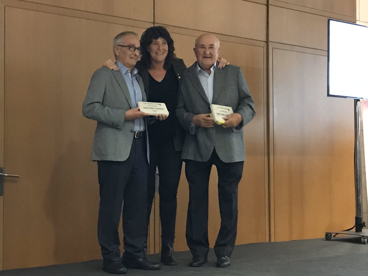 Dos cellers de #Corpinnat entre els millors de la <a href="/LaGuiaVinsCat/">La Guia de Vins de Catalunya</a> 2020.
<a href="/GRAMONA/">Ramona Dougherty</a> Enoteca Finca Font de Jui Brut Nature 2004, premi al millor cupatge tradicional.
Antoni Mata Casanovas, <a href="/Recaredo/">recaredo</a>, premi a la trajectòria.
Presentació avui de la Guia 2020, al World Trade Center BCN.