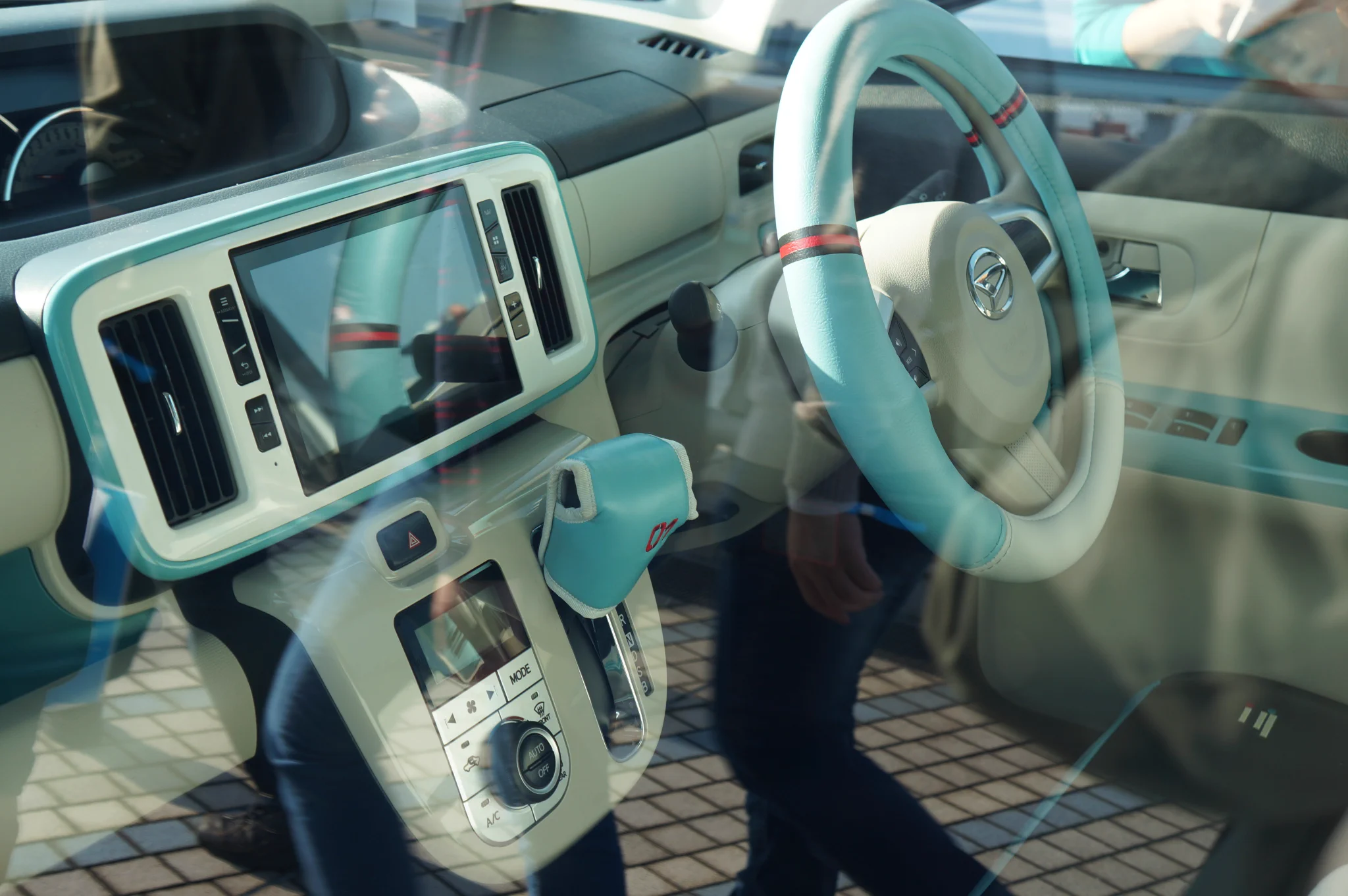 おしゃれな痛車!？ダイハツ×初音ミクの車が可愛すぎる！！！！