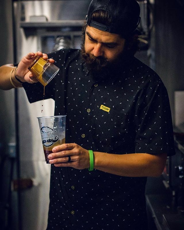 Happy Monday everyone! The trucks takin a lil break today but the shop is open til 2 as always. Start your week off right and get that caffeine flowinnnn☕️
.
.
.
.
.
#pourjocoffee #coffee #localcoffee #coffeeshop #coffeetruck #foodtruck #azfoodtruck #esp… ift.tt/33aB1zr