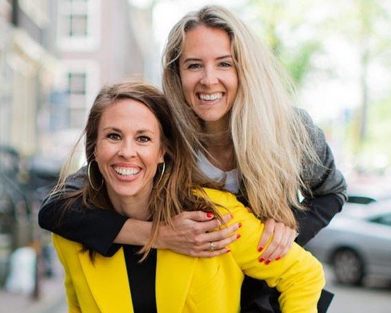 Lorette en Nynke zijn de eigenaressen van de gecertificeerde B Corp pr-bureaus Blyde Amsterdam en Blyde Antwerpen. Wat is hun ultieme tip voor startende ondernemers? business-bubbles.com/nl/powervrouwe…
