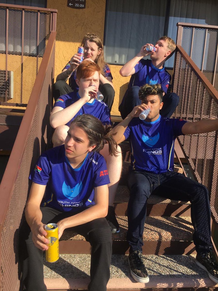 The boys are coming home! Thanks <a href="/RedBullZA/">Red Bull South Africa 🇿🇦</a> for some wings before the flight! #schmodels