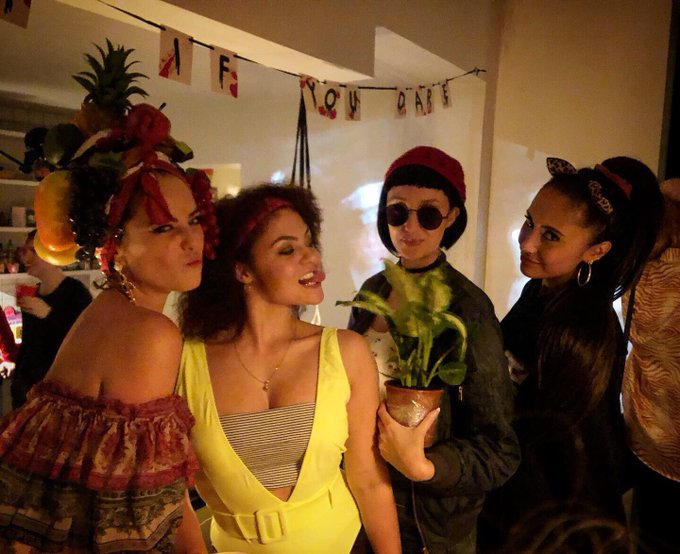 Carmen, Jane, Mathilda and Ariana - your new problematic fave girl group 👌 https://t.co/fxAMj2Dwgy<a href="/tag/queenelizabeth"class="tags"><span>#queenelizabeth</span></a>