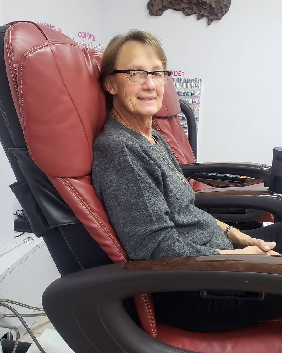 We had the grandbabies over for Weekend. I consider Hades one of my grand kids! Julie even had a pedicure and said it was the best 1 she has ever had! All and all we ended the weekend with a smile on our face!#smile #ilovemygrandbabies #hadesthebluepit #bubblebath #whoneedssleep