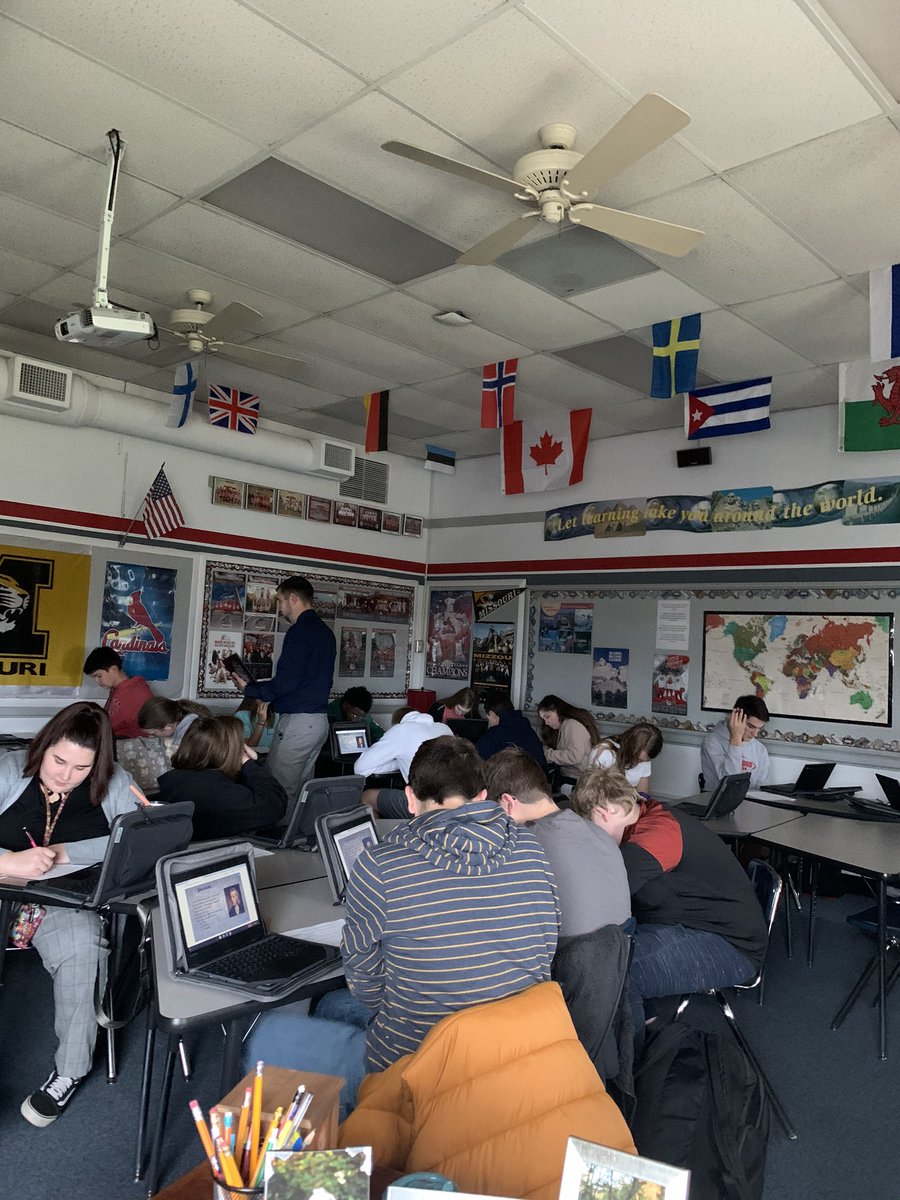 What happens in <a href="/MexicoMoHS/">Mexico High School</a> SS class when city power goes out? Continue learning using <a href="/PearDeck/">Pear Deck Learning</a>! Shout out to <a href="/coachdpappas/">Darren Pappas</a> for keeping the conversation, engagement, and learning happening for @MexicoMoSchools Ss! #tlap #ssedchat #KidsDeserveIt #MOEDchat