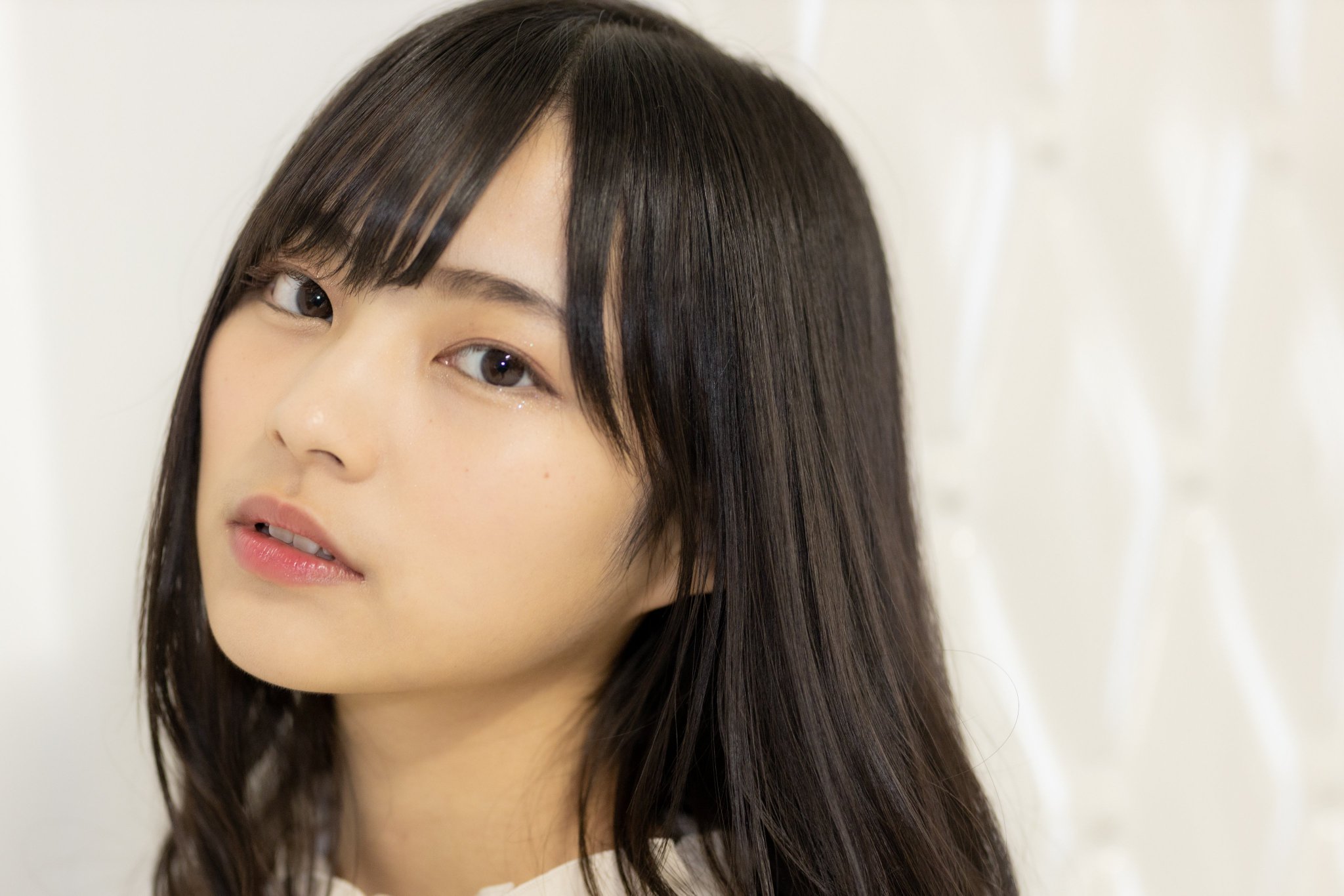 柊宇咲 サイン入りカラーボール monogatari モノガ Official photo (female) / idol / Monogatari 1/6 : Monogatari