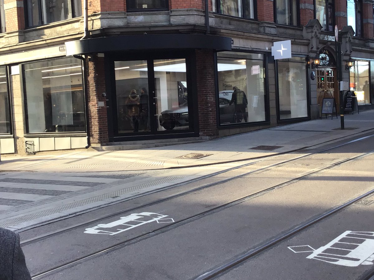 AdrianWallingto's tweet photo. How cool is the Oslo @PolestarCars space 😎 form an orderly queue ☺️ https://t.co/adjcTqWdgf