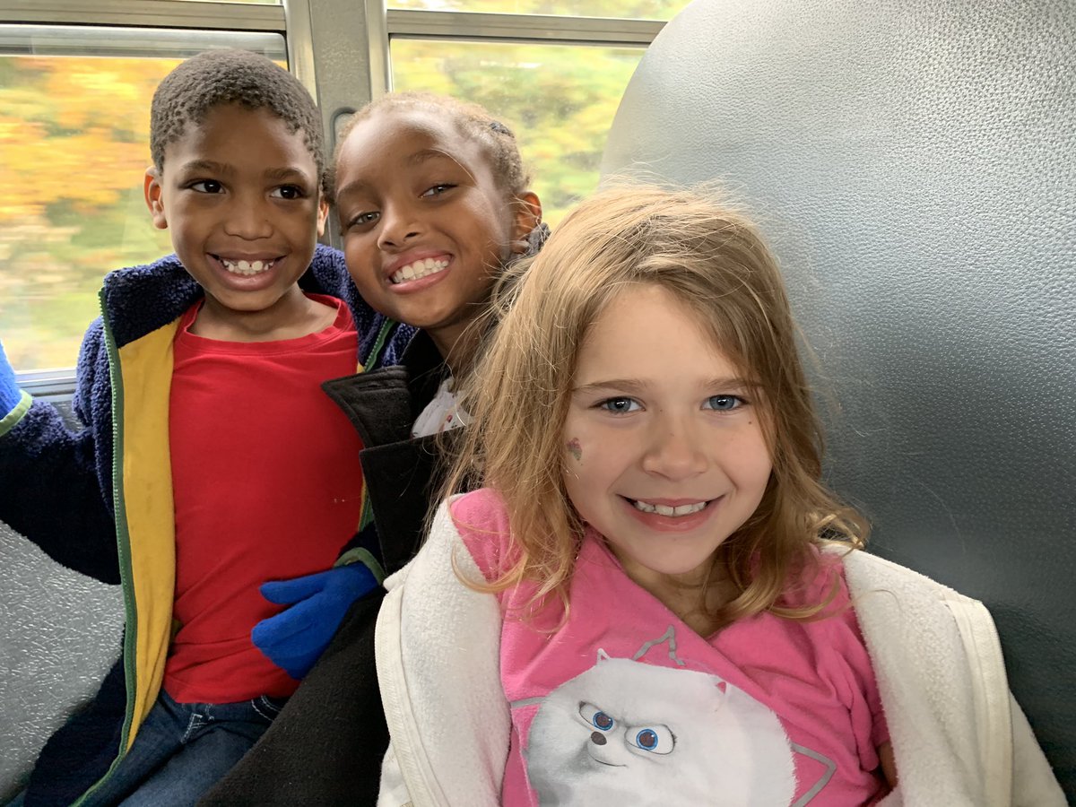 CaldwellRusBlvd's tweet image. #PumpkinPatchFun #TrustyHuskies🐾 #CPSBest #BusRide #FieldTrip