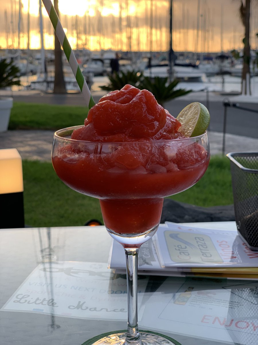 TeaandCakeCafe's tweet photo. ⁦@cafeterraza1⁩  beautiful strawberry daiquiri at our favourite place #CafeTerraza #PlayaBlanca #MarinaRubicon #Lanzarote 🏖😎😍❤️🍓#Sunset https://t.co/Xo444DlcCF