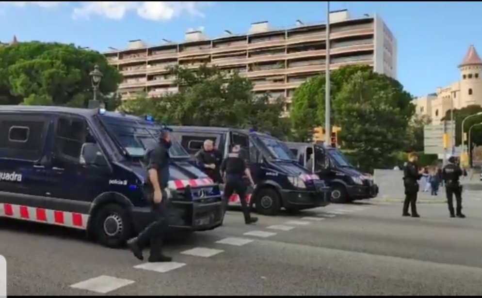 Muy fan de los "CDR La Zarzuela" que cortan a esta hora La Diagonal 
#NiReiNiPor