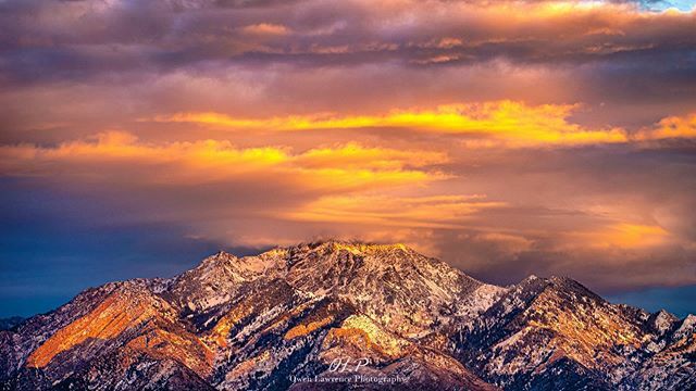 olawrencephoto's tweet photo. The light was changing so fast. I had to pull over and take this quick picture. .
.
.
.  #earth_shotz #shotzdelight #thevisualarchive #wowutah #nikond5600 #capture_today #welivetoexplore #ourplanetdaily #optoutside #visitutah #global_hotshotz #natureaddi… https://t.co/6MUYRL9eGR https://t.co/t2VfhD0KyP