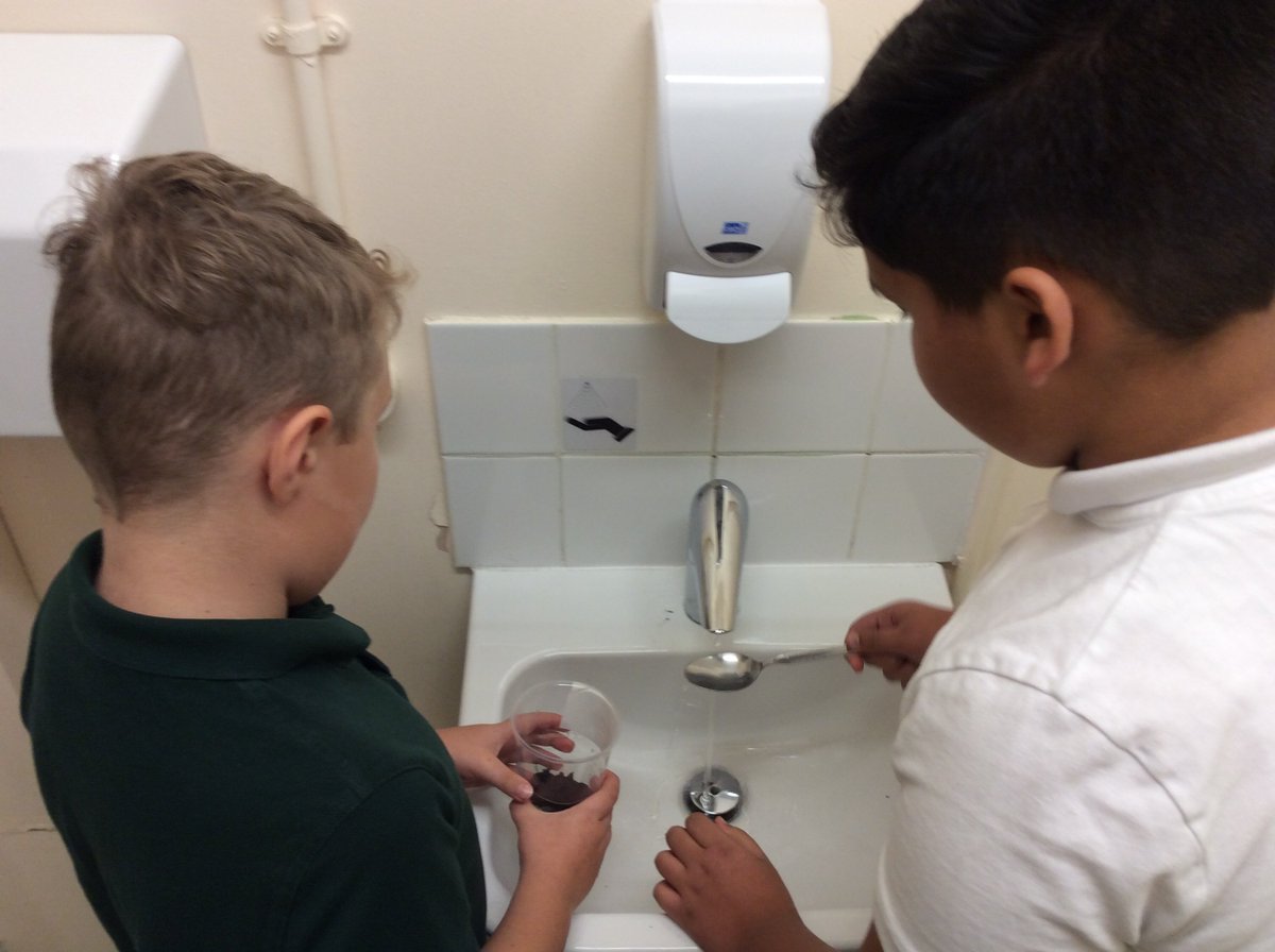 This afternoon, Year 4 set up a scientific experiment to test the affect of heat on the rate of evaporation and condensation. We will observe it through the week and let you know our findings! 🌧️ <a href="/DSATScience/">DSAT Science</a>