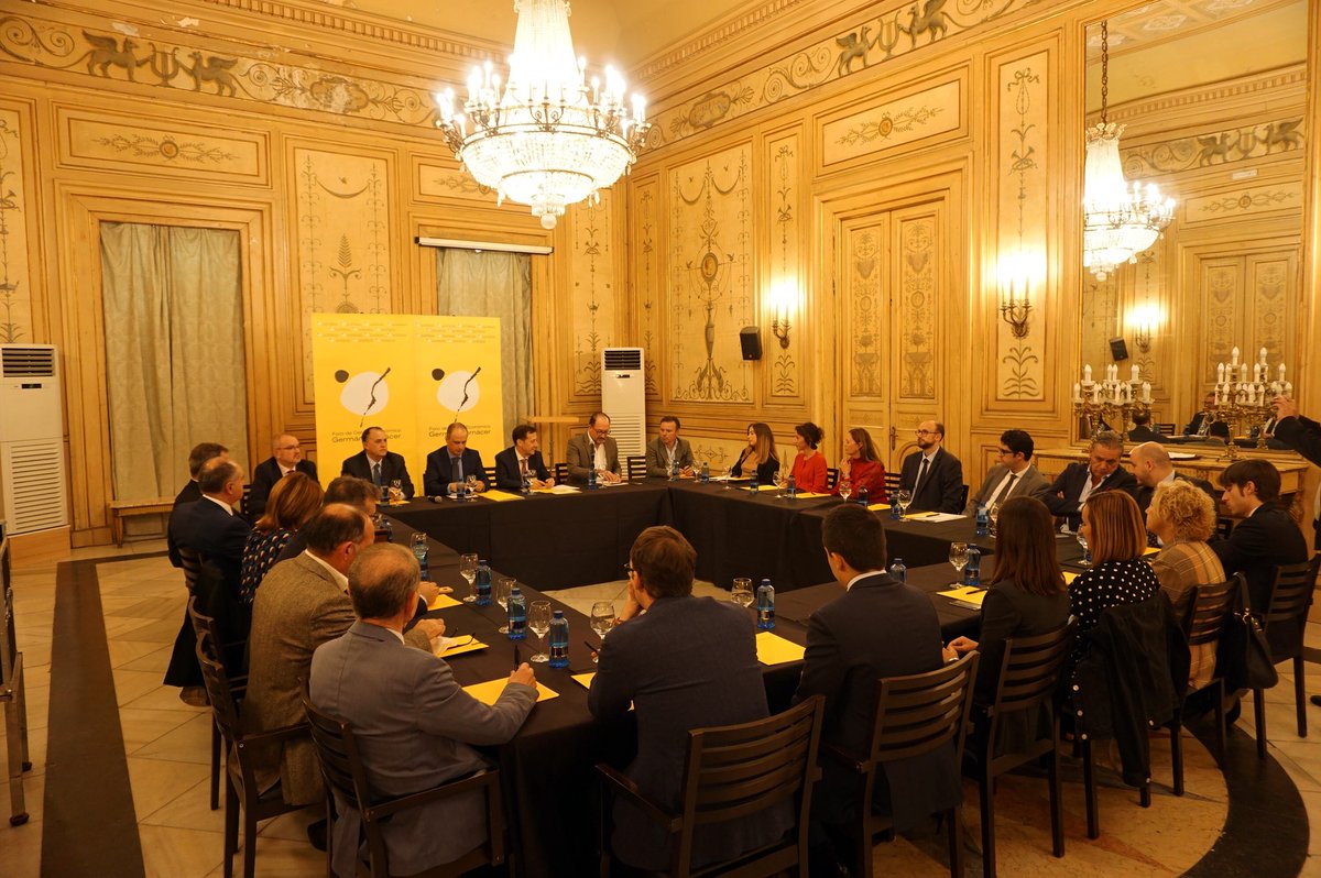 @ForoGermánBernácer (@f_germanberncer) on Twitter photo Los miembros del <a href="/F_GermanBerncer/">@ForoGermánBernácer</a> hemos mantenido una reunión de trabajo en el Casino de Orihuela, con el Jefe de la Inspección de Trabajo de la provincia de Alicante, Vicente José Canto Ripoll, para abordar cuestiones relacionadas con la realidad #laboral de las #empresas. Los miembros del <a href="/F_GermanBerncer/">@ForoGermánBernácer</a> hemos mantenido una reunión de trabajo en el Casino de Orihuela, con el Jefe de la Inspección de Trabajo de la provincia de Alicante, Vicente José Canto Ripoll, para abordar cuestiones relacionadas con la realidad #laboral de las #empresas.
