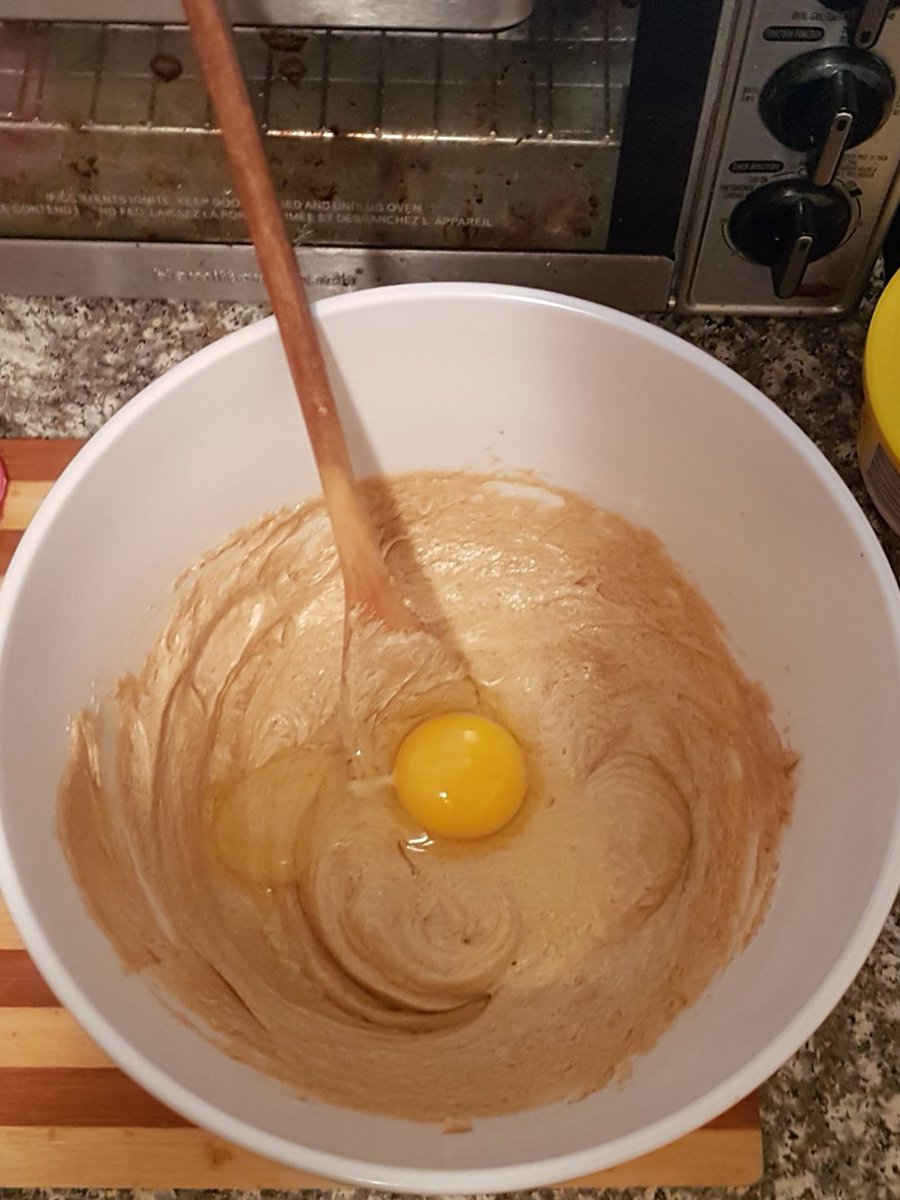 phjoshua's tweet image. Yesterday I got into the kitchen &amp;amp; baked up a batch of the cookies I wrote about on the blog a little while ago. It's my favourite choco chip cookie recipe &amp;amp; the one I have known since I was a kid.

Also, Ollie likes them, so that's a win!

thisdaddylife.com/2019/10/23/dad… #thisdaddylife