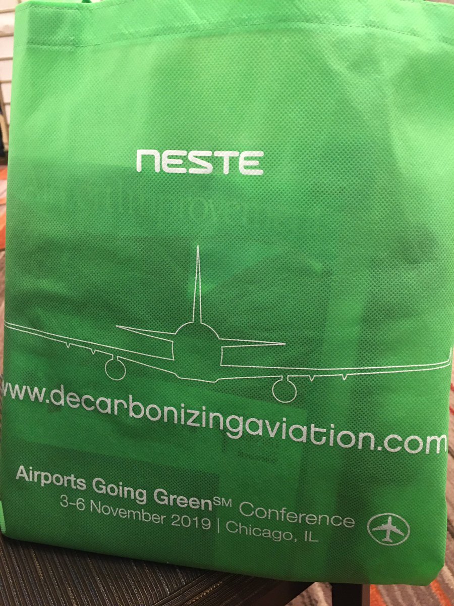 lanacvanm's tweet photo. Neste proud to sponsor the Airports Going Green Conference 2019 where ways to decarbonize #Aviation and #Sustainability projects are discussed!  Chicago Mayor opened the Conference! @Neste_US @NesteGlobal @AAAEDelivers #AGG2019 https://t.co/vB4Td4j5Os