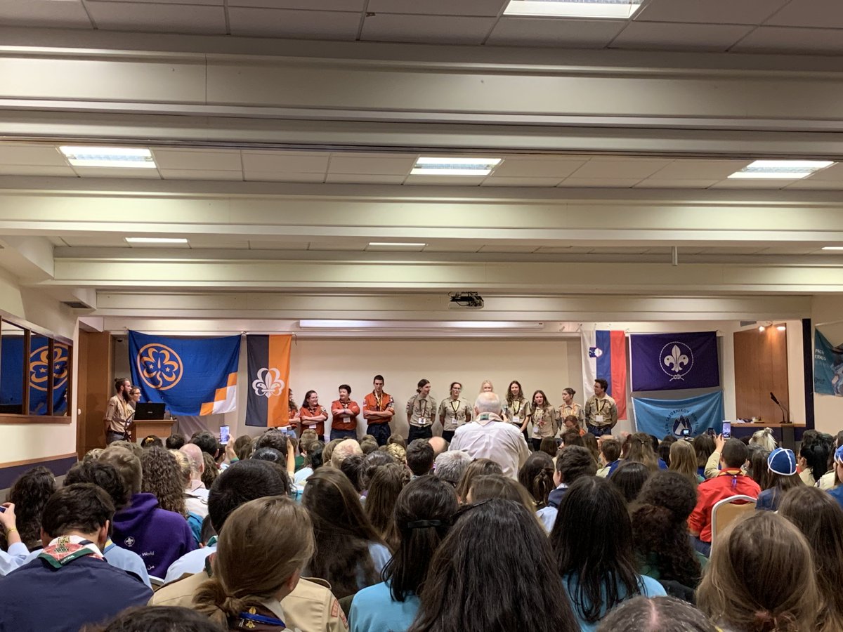 EEUDF_RAA's tweet photo. Ouverture en Slovénie de #Academy2019, organisée par l'OMMS et l'AMGE. Les @eeudf sont présents au sein du @ScoutismeFR https://t.co/87Hb9Qlqmq