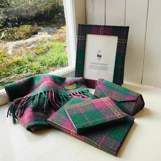 New discover Islay items now available @islaywoollenmill. Picture frames and glasses cases will be online soon. Notebooks are now back in stock. 
ift.tt/1XIbNS5
mill@islaywoollenmill.co.uk
#tweedpictureframe #notebooks #woveninscotland #weavers… ift.tt/33hck4l