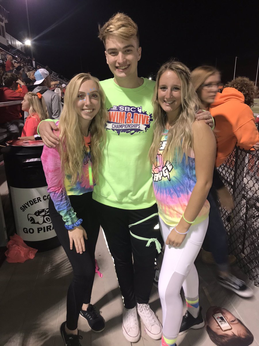 newphonewhod1s's tweet photo. Posting again bc it’s making me emotional but this was the most fun year of student sections I’ve been a part of. Perk always does it best 🏴☠️ #BCSNE #letsgoperk #allinPHS https://t.co/H7AIPk4Duv