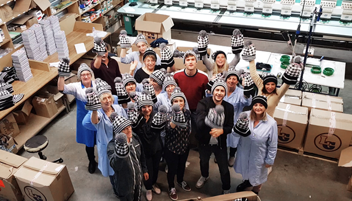 Allez on se bouge le pompon ‼
👏 Bravo au nouveau partenaire la maison <a href="/Balmain/">Balmain</a> 
➡ une campagne au bénéfice du #telethon2019 via <a href="/Telethon_France/">AFM-Téléthon</a>
Merci @leslipfrancais 😍