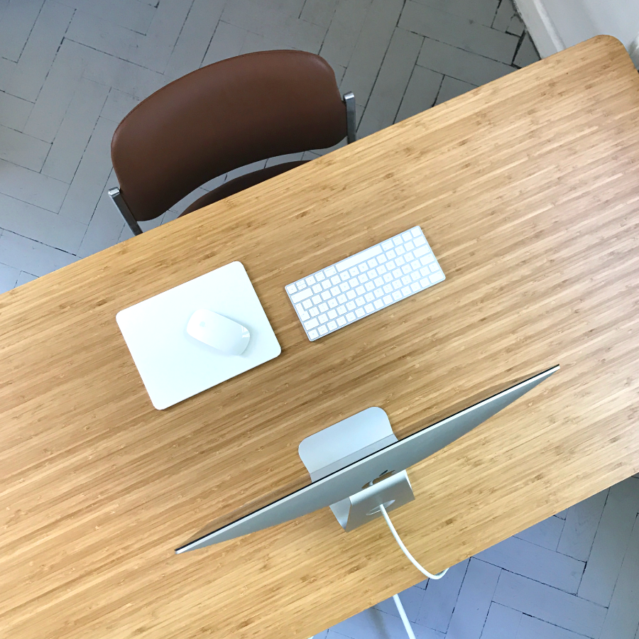 More or less?:) 

#desksetup  #magicmouse