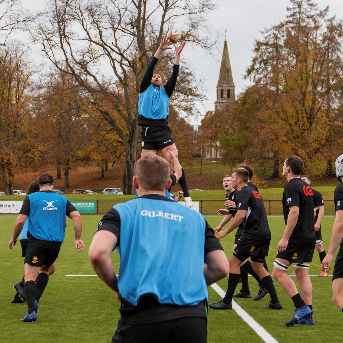 scotborders's tweet image. Saturday highlighted the benefits of the new Melrose 3G sports pitch, with junior football, girls rugby, a Southern Knights training session &amp;amp; 2 Melrose Rugby senior XV games all taking place on the new Greenyards surface. Photos from the day now available ow.ly/JY7r30pPxv3