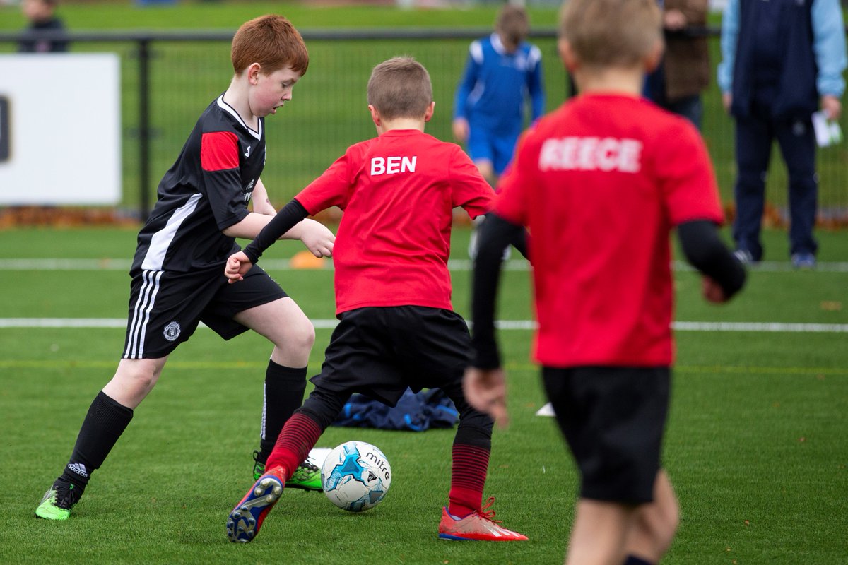 scotborders's tweet image. Saturday highlighted the benefits of the new Melrose 3G sports pitch, with junior football, girls rugby, a Southern Knights training session &amp;amp; 2 Melrose Rugby senior XV games all taking place on the new Greenyards surface. Photos from the day now available ow.ly/JY7r30pPxv3
