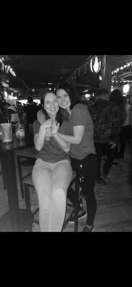 AlexaStjulian's tweet photo. happy birthday Sara Sue love you bunches!! hope you have a wonderful day!!!💜❤️ @saraberg194 https://t.co/uaAnxx7TKJ