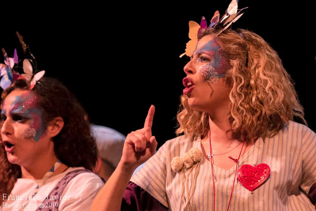 Shh...cuando los niños hablan, los adultos sueñan...
Imagina que...para ser feliz!
#lacomparsadevaneysandra
#comparsaimaginaque
#carnavaldemalaga
Gracias por la foto!