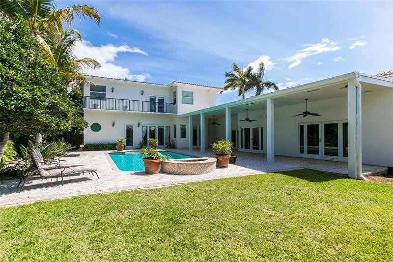 Ft Lauderdale 6/5 pool home, walk to Beach, Galleria,...

Message me for info, homes for sale, your home's value or search homes at read.n-play.com/gateway/homese…