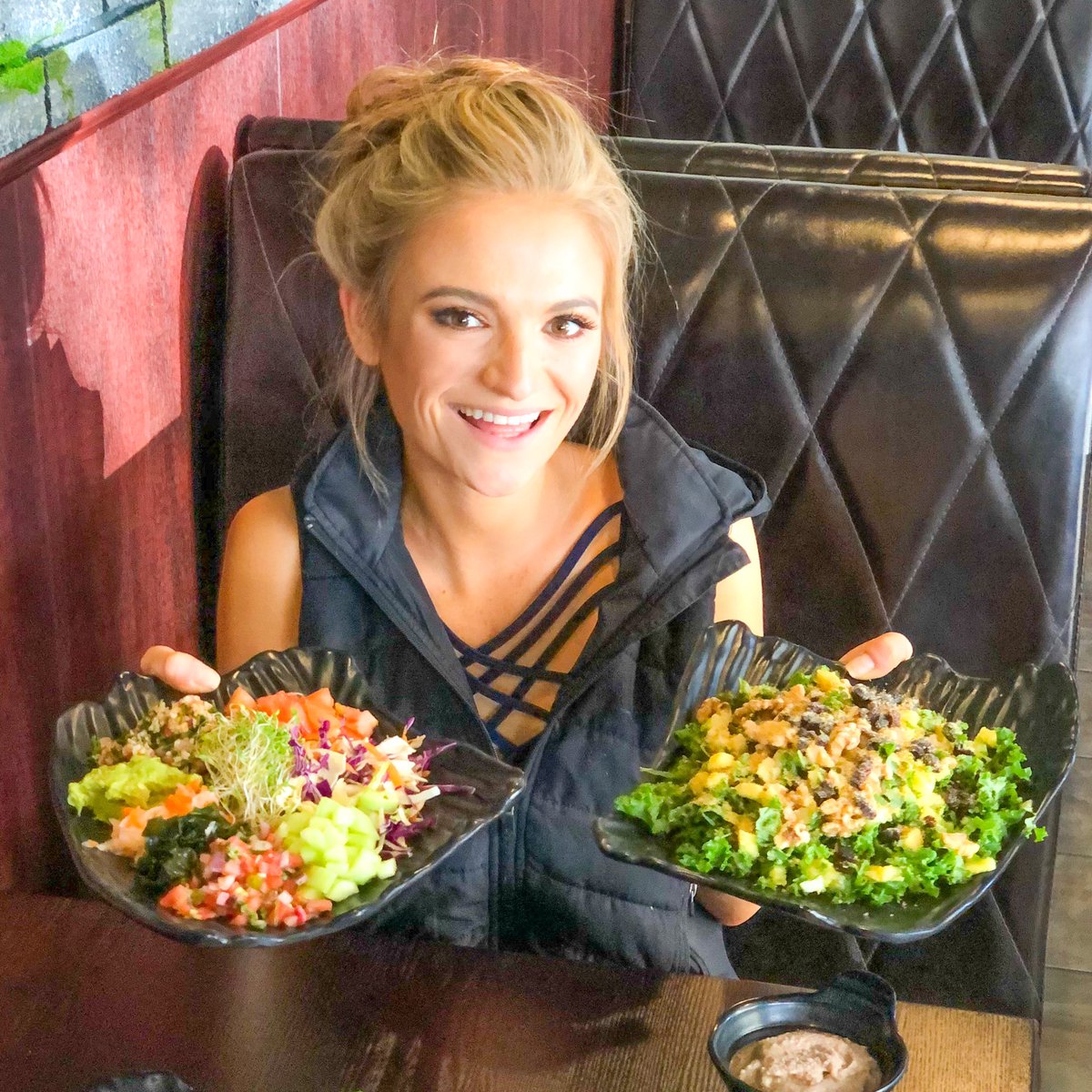 ThePaigeShay's tweet photo. EATING OUT Raw Vegan Style!!! 
*
*
*
*
*
*

#rawvegan #rawveganfood #rawveganfoodshare #rawveganlife #rawvegans #rawvegandessert #rawvegangirl #rawveganism #rawveganrecipes #rawvegancake #rawveganchef #rawveganchallenge #rawveganlifestyle #rawveganrecipeshare https://t.co/utlCm3suD8