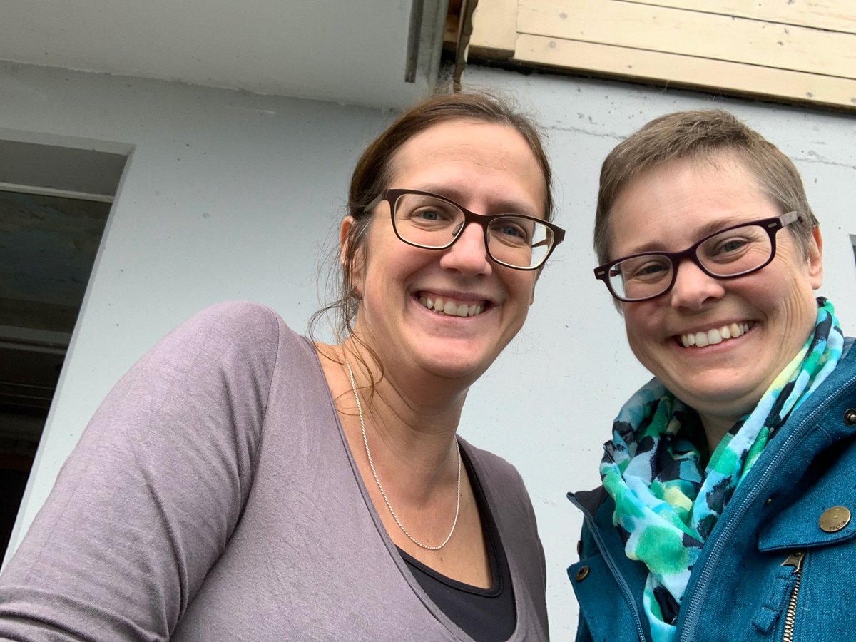 mhofstaetter's tweet photo. ich darf eine versierte bücherleserin und freundin zum gesprächsaustausch treffen, nadja keiser. vielen dank für das eindringliche gespräch zu frau bergs buch GRM! https://t.co/k1rOEcKzkX #lesefieber #schweizerbuchpreis #sbp19 https://t.co/p1IohfXu3q