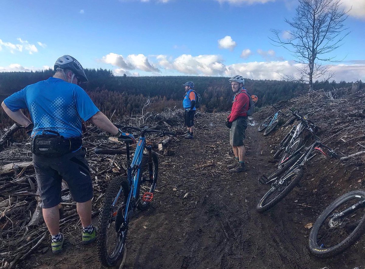 _mbspain's tweet image. Spending time with friends old and new around the Cafall trail at Cwmcarn yesterday.

#mtb #wales #findyourepic #walesneverfails