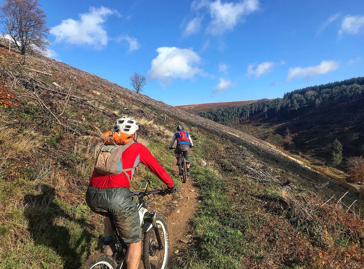 _mbspain's tweet image. Spending time with friends old and new around the Cafall trail at Cwmcarn yesterday.

#mtb #wales #findyourepic #walesneverfails