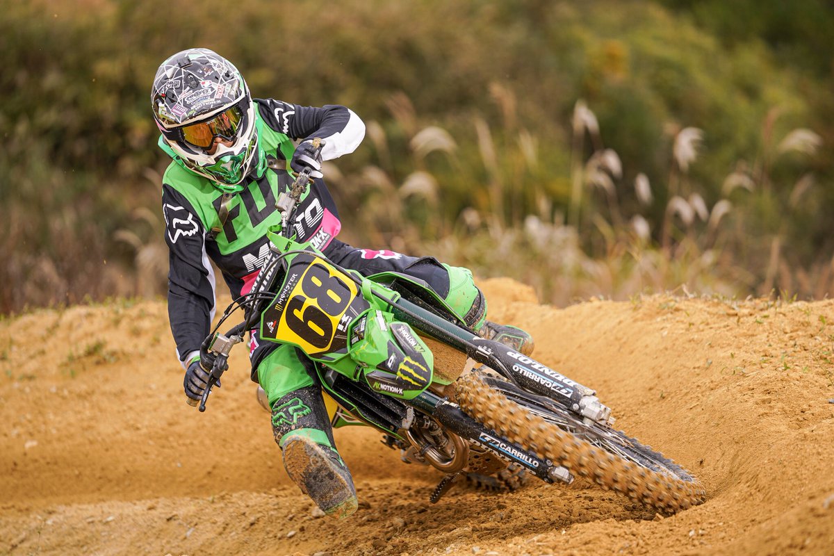 kjm48nx's tweet image. NOTION-X &amp;amp; 肘爆Photo
フォトセッション1
#notionx #肘爆photo