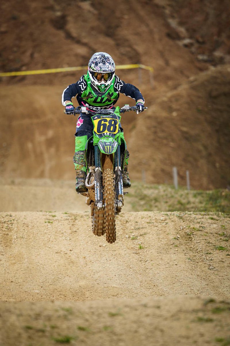 kjm48nx's tweet image. NOTION-X &amp;amp; 肘爆Photo
フォトセッション1
#notionx #肘爆photo