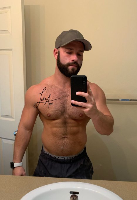 Great chest workout! #pumped https://t.co/g5OoTUxgpv<a href="/tag/pumped"class="tags">#pumped</a>