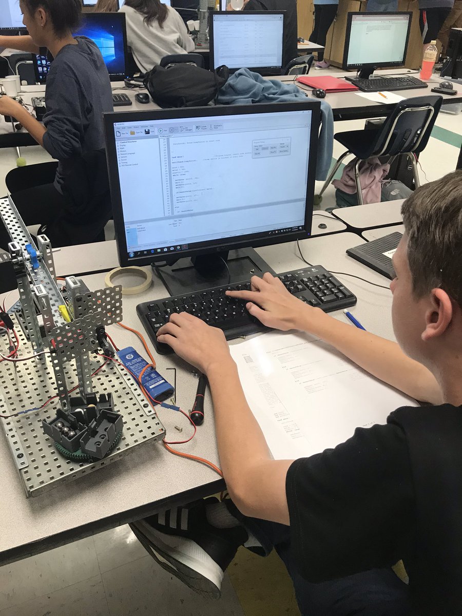 cassidykhull's tweet photo. #NorthSurryHighSchoolPLTW @sutphinjo @Lattimore_1 https://t.co/Pr9fRUe36g