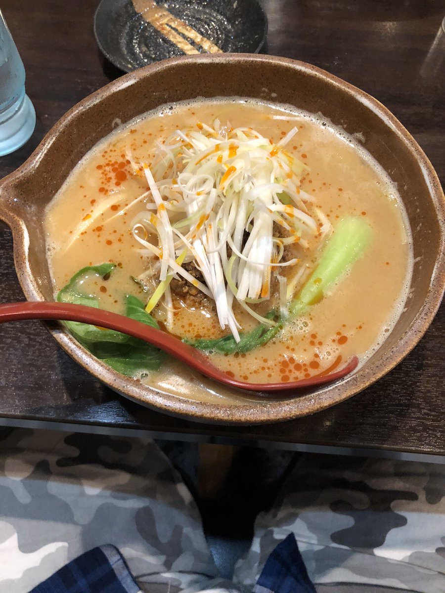 ラーメン 炒め 味噌 野菜 味噌ラーメンに使うスープは何で出汁をとるの？作り方は？