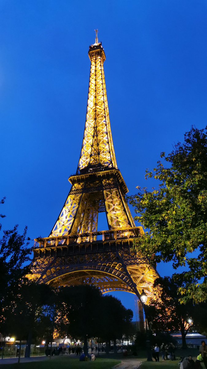 visitingFrance's tweet image. ✨🗼✨Golden @LaTourEiffel 💓
@deliasailles
#باريس_بعيون_عربية 
#VisitingFrance 🇨🇵
#eiffelofficielle #ParisJeTaime