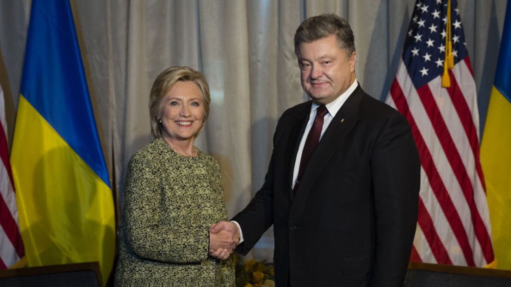 3. Records released by Wikileaks show the cozy relationship between Poroshenko & Clinton.In a 2009 meeting with then Sec. of State Hillary Clinton, Poroshenko (Minister of Foreign Affairs at that time) pushed the globalist agenda of Ukrainian billionaire, Viktor Pinchuk.