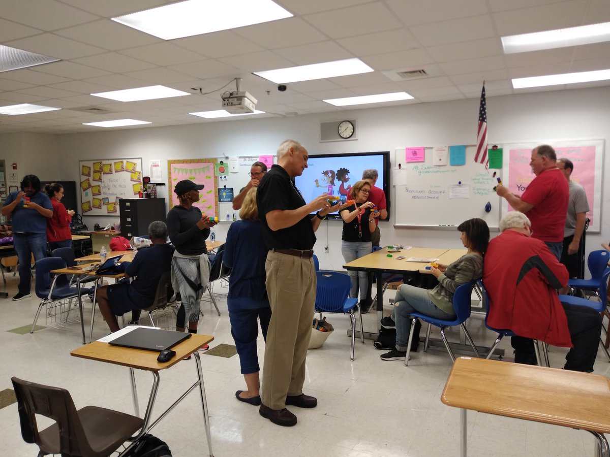 GussieSakowicz's tweet image. Hi-tide teachers are innovative and techy. Thank you Ms. Navarro @PREPWORKS @nearpod and @LEGO_Education @geogeekjones @laylah for visiting the MBSH professional development sessions today!  @mariatrod664 @bccespedes #accelerationcoach #acceleratingexcellence2020