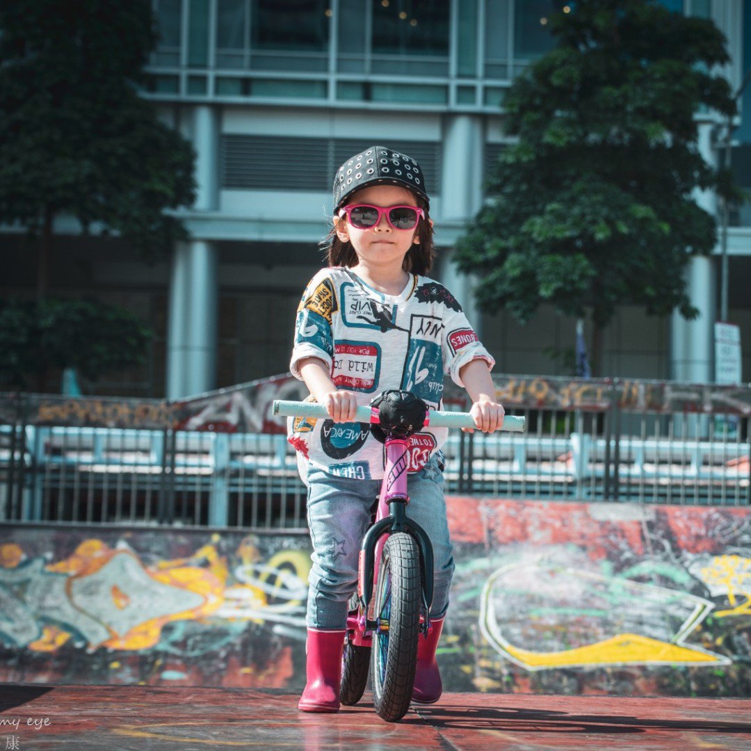 StriderBikes's tweet image. When your boots and shades match your custom bike - #CoolFactor 💯 #StrideOn