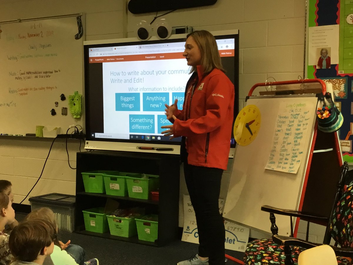 SanderRoom18's tweet photo. Wow! Nikki Pietrus has some great ideas to help our 3rd graders write their persuasive writing! @ABC21WPTA @NWCSSchools @OESBears @MrsPattersonOES The conversation is helping our kids to remember some of the special and unique things about Ossian! https://t.co/BiYTTavoaR