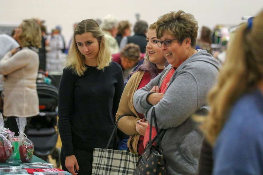 Christmas arrived early as the annual Holly Berry Fair kicked off the holiday shopping season at Caseville Public Schools #greatlakes #greatlakesloving #lakemichigan #lakehuron #michigan #puremichigan #michigrammers #michiganders #explore #upperpeninsula  buff.ly/2NREtZx