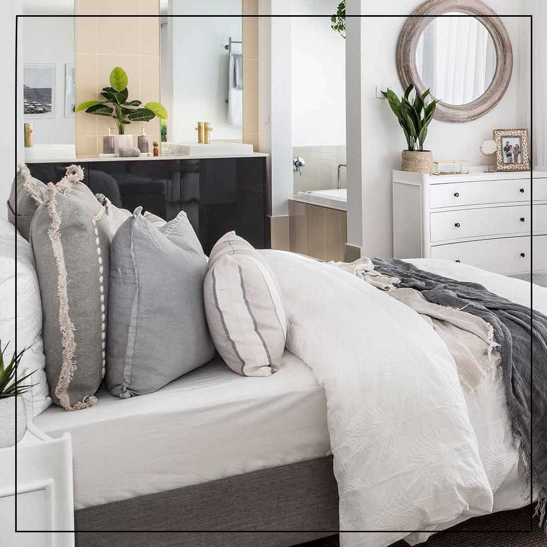 kardedesigns's tweet photo. Fluffy and supportive pillows are a must for a cozy bedroom #kardedesigns #interiordesign #pillows #bedroom https://t.co/QV485eH5h6