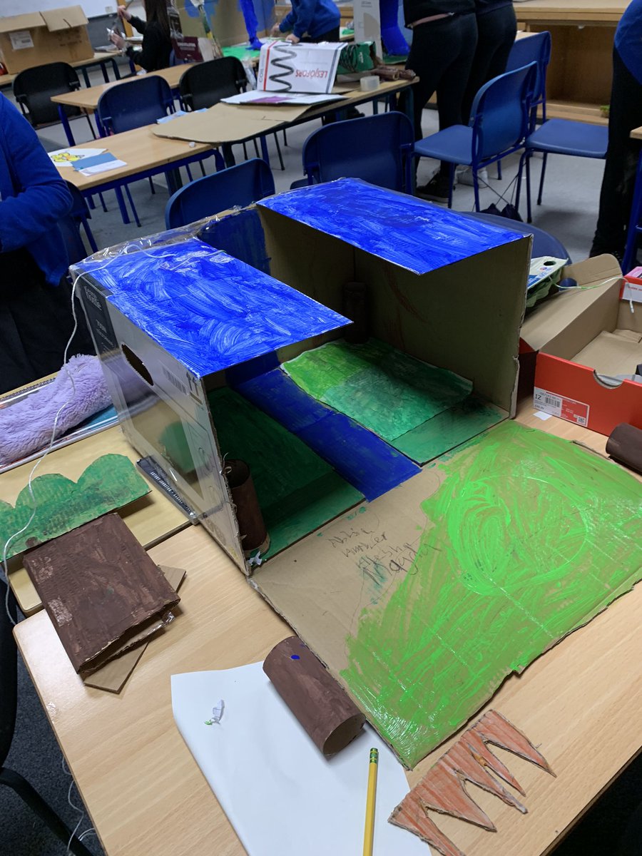 MissLMcPherson's tweet photo. We are still working hard on our Rainforest models and presentations! Look out for some snapshots of the presentations next week! #vpsidl #vpsteamwork https://t.co/fMzdzBN5kG