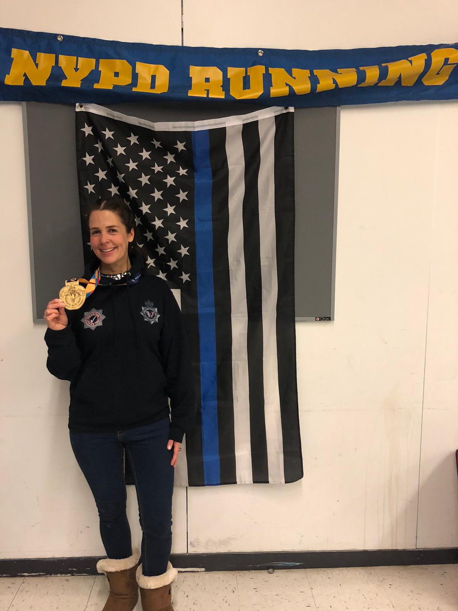 CONGRATULATIONS to PCSO Ali Blood from #Abingdon who was part of a team of 60 police officers, police staff & prison officers who took part the New York marathon yesterday! The team ran for the PC Nicola Hughes Memorial Fund who support children of murder victims #BlueLightFamily