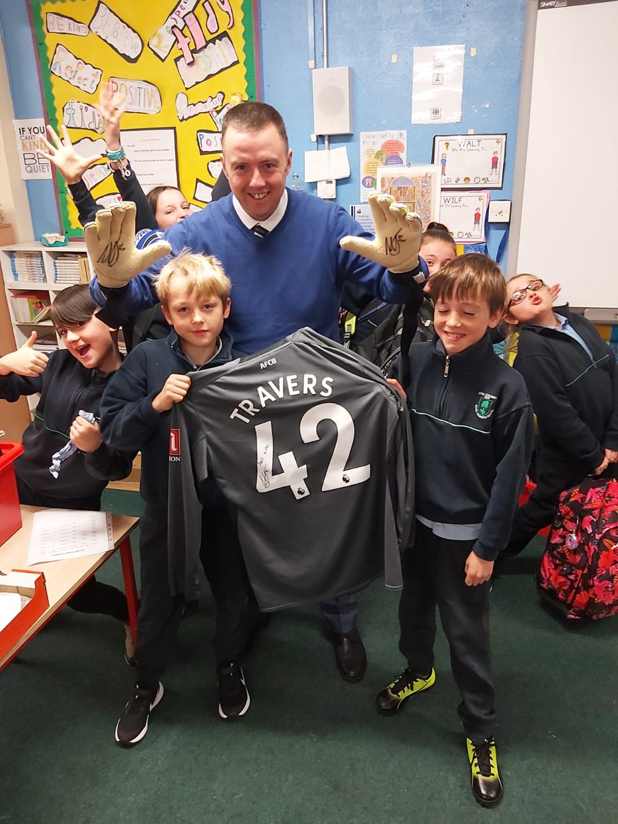 KilcloonPrincip's tweet image. Great to see the power of a good letter still alive and well. James and Oscar were thrilled with your response and the gloves were a good fit😂 @marktravers40 @afcbournemouth @FAIreland